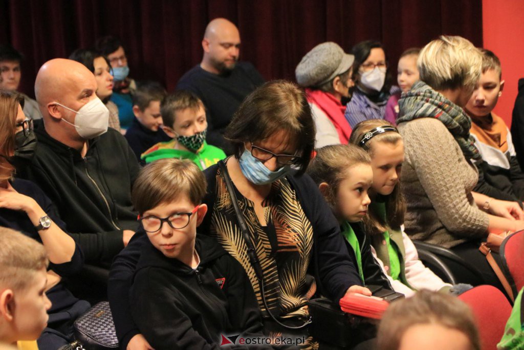 Spektakle Dziecięcego Teatru Amatorskiego w Klubie Oczko [18.12.2021] - zdjęcie #4 - eOstroleka.pl