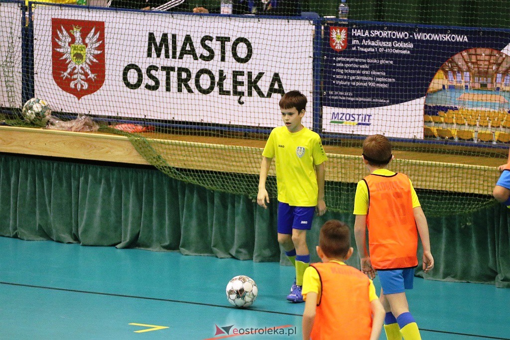 Otwarte Mistrzostwa Powiatu Ostrołęckiego w halowej piłce nożnej [18-19.12.2021] - zdjęcie #17 - eOstroleka.pl