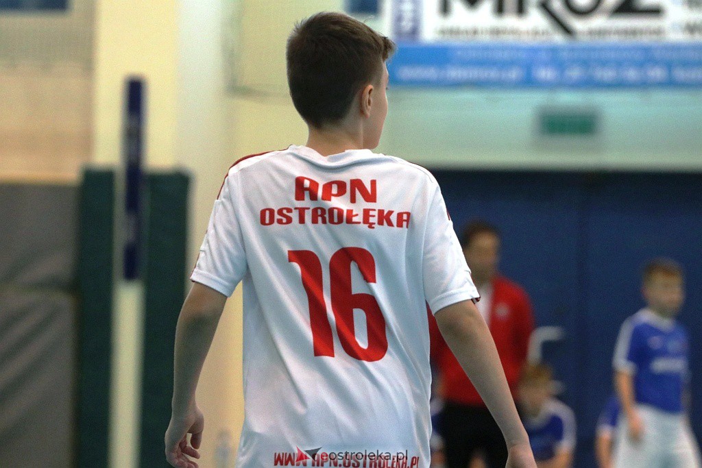 Otwarte Mistrzostwa Powiatu Ostrołęckiego w halowej piłce nożnej [18-19.12.2021] - zdjęcie #52 - eOstroleka.pl