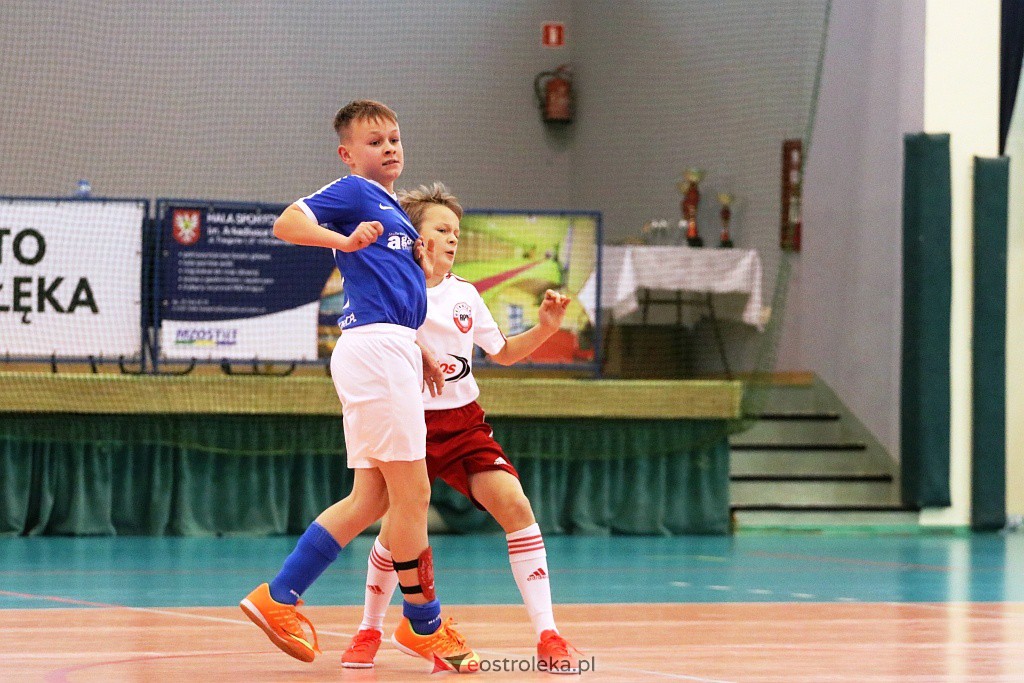 Otwarte Mistrzostwa Powiatu Ostrołęckiego w halowej piłce nożnej [18-19.12.2021] - zdjęcie #40 - eOstroleka.pl