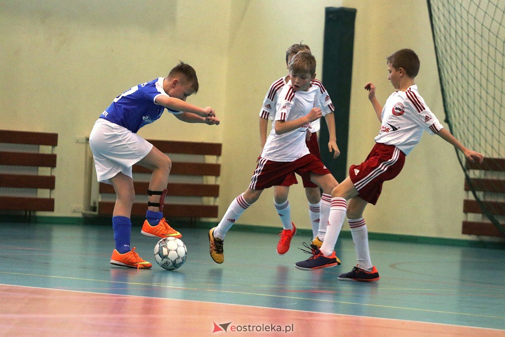 Otwarte Mistrzostwa Powiatu Ostrołęckiego w halowej piłce nożnej [18-19.12.2021] - zdjęcie #37 - eOstroleka.pl