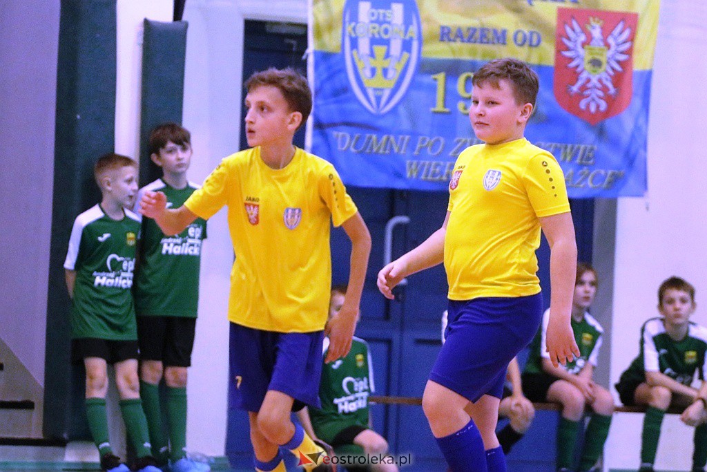 Otwarte Mistrzostwa Powiatu Ostrołęckiego w halowej piłce nożnej [18-19.12.2021] - zdjęcie #21 - eOstroleka.pl