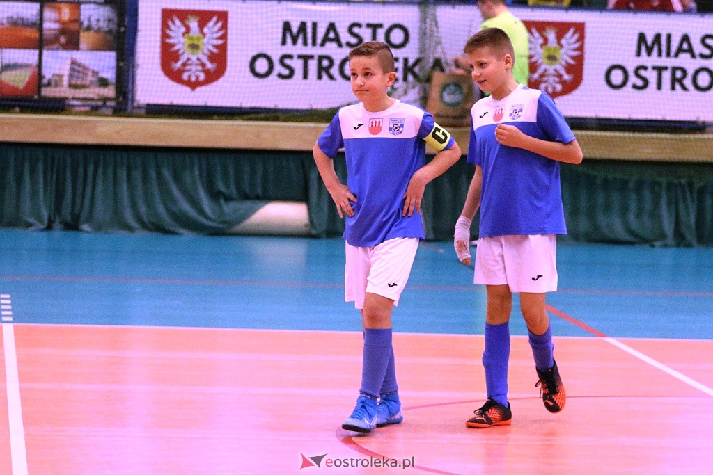 Otwarte Mistrzostwa Powiatu Ostrołęckiego w halowej piłce nożnej [18-19.12.2021] - zdjęcie #15 - eOstroleka.pl