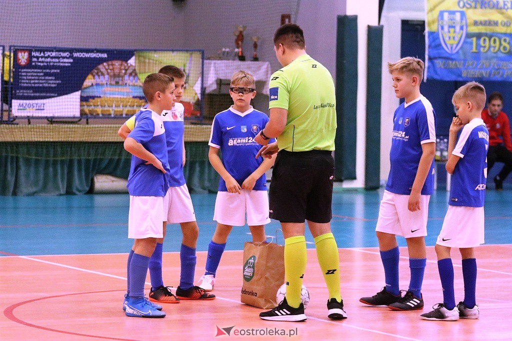 Otwarte Mistrzostwa Powiatu Ostrołęckiego w halowej piłce nożnej [18-19.12.2021] - zdjęcie #13 - eOstroleka.pl
