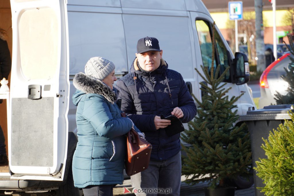 Jarmark Świąteczny w Łysych [19.12.2021] - zdjęcie #55 - eOstroleka.pl