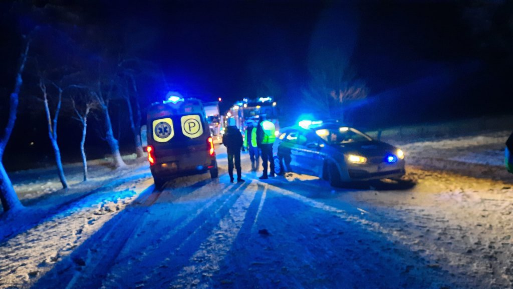 Wypadek w Wachu [21.12.2021] - zdjęcie #1 - eOstroleka.pl