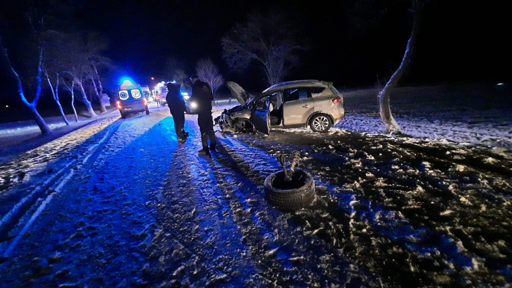 Wypadek w Wachu [21.12.2021] - zdjęcie #5 - eOstroleka.pl