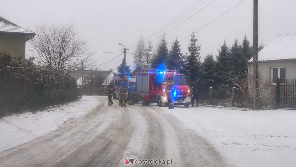 Kolizja po poślizgu osobówki w Tobolicach [24.12.2021] - zdjęcie #2 - eOstroleka.pl
