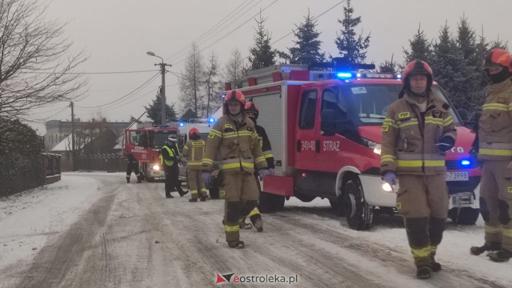 Kolizja po poślizgu osobówki w Tobolicach [24.12.2021] - zdjęcie #5 - eOstroleka.pl