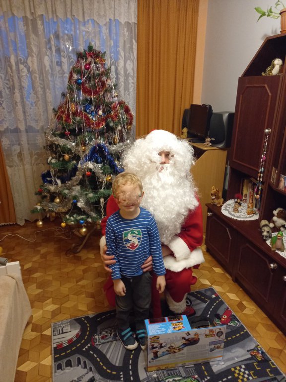 Mikołaj odwiedził wychowanków rodzinnej i instytucjonalnej pieczy zastępczej - zdjęcie #11 - eOstroleka.pl