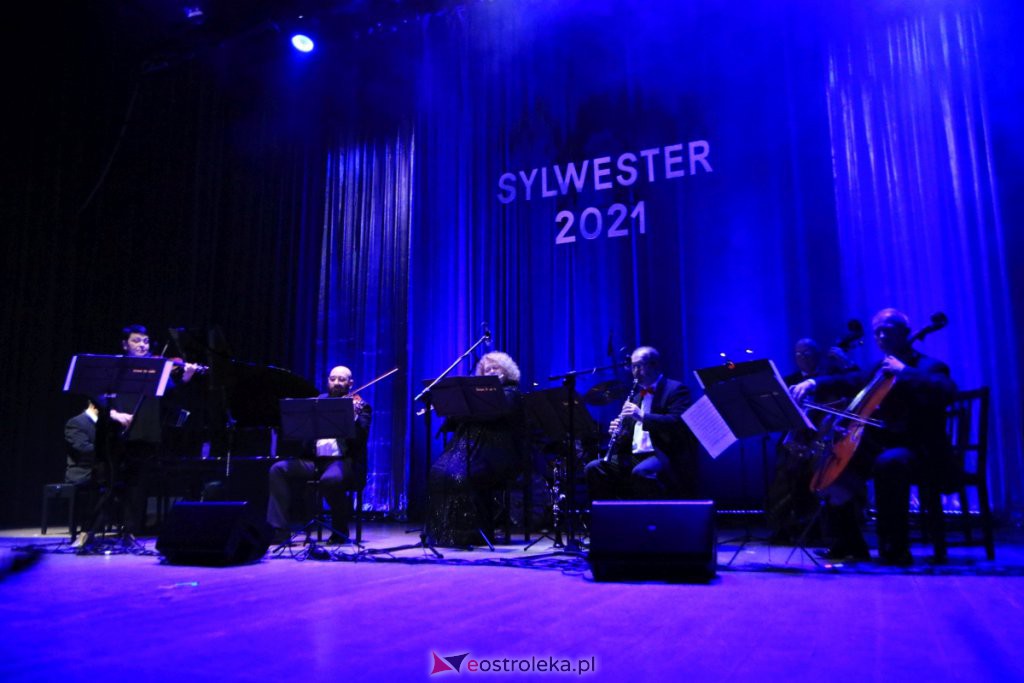 Koncert Sylwestrowy w Ostrołęckim Centrum Kultury [31.12.2021] - zdjęcie #33 - eOstroleka.pl