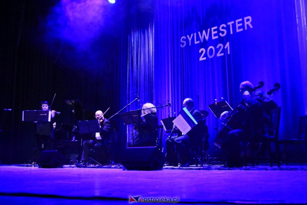 Koncert Sylwestrowy w Ostrołęckim Centrum Kultury [31.12.2021] - zdjęcie #38 - eOstroleka.pl
