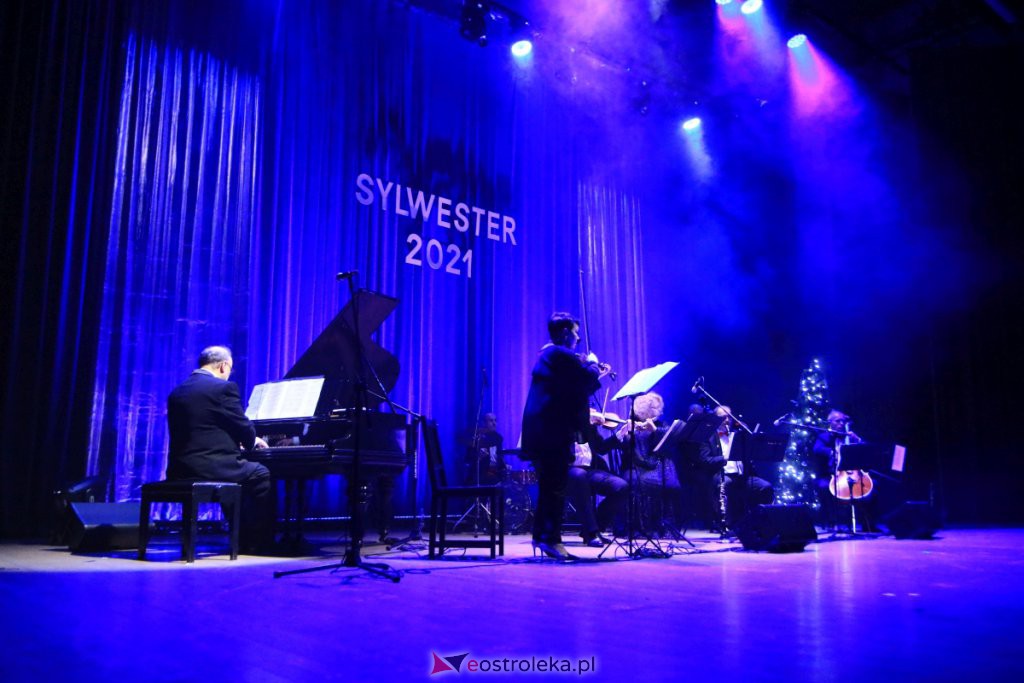 Koncert Sylwestrowy w Ostrołęckim Centrum Kultury [31.12.2021] - zdjęcie #18 - eOstroleka.pl