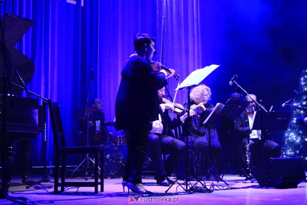 Koncert Sylwestrowy w Ostrołęckim Centrum Kultury [31.12.2021] - zdjęcie #44 - eOstroleka.pl