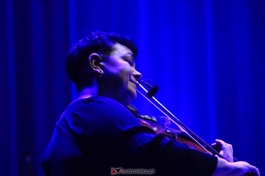 Koncert Sylwestrowy w Ostrołęckim Centrum Kultury [31.12.2021] - zdjęcie #16 - eOstroleka.pl