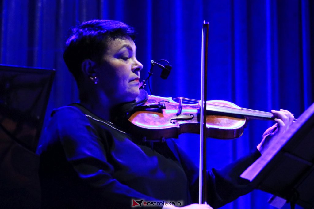 Koncert Sylwestrowy w Ostrołęckim Centrum Kultury [31.12.2021] - zdjęcie #14 - eOstroleka.pl