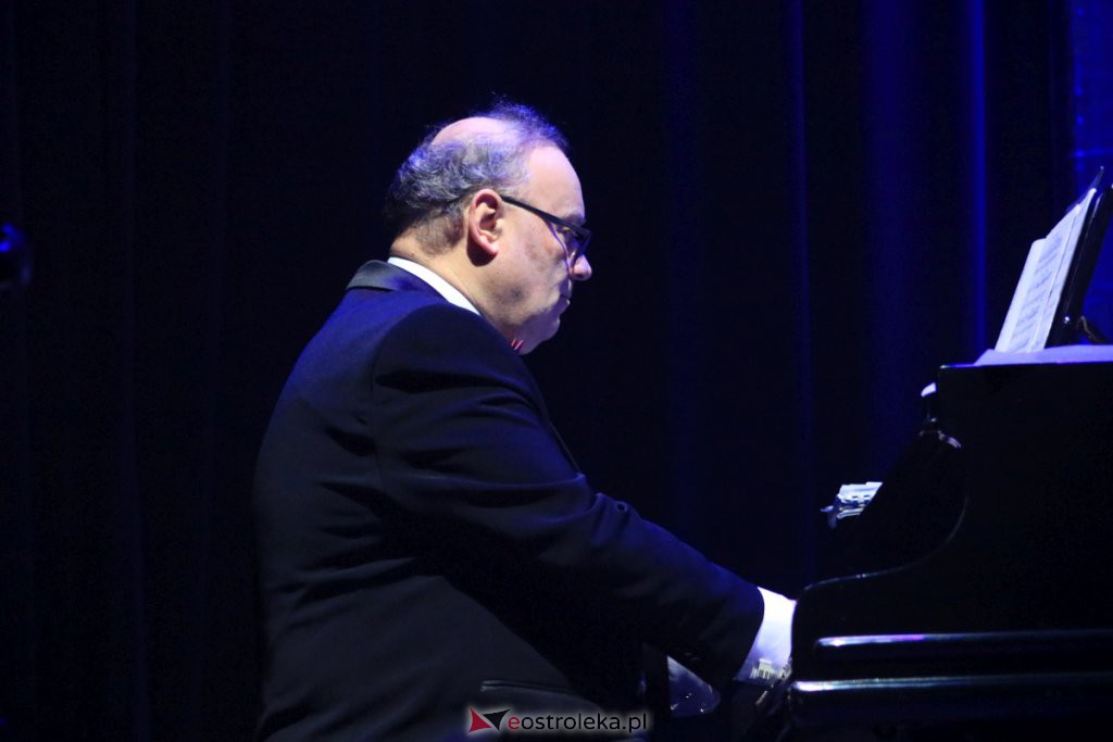 Koncert Sylwestrowy w Ostrołęckim Centrum Kultury [31.12.2021] - zdjęcie #13 - eOstroleka.pl