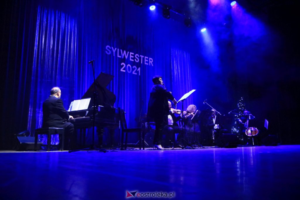 Koncert Sylwestrowy w Ostrołęckim Centrum Kultury [31.12.2021] - zdjęcie #57 - eOstroleka.pl