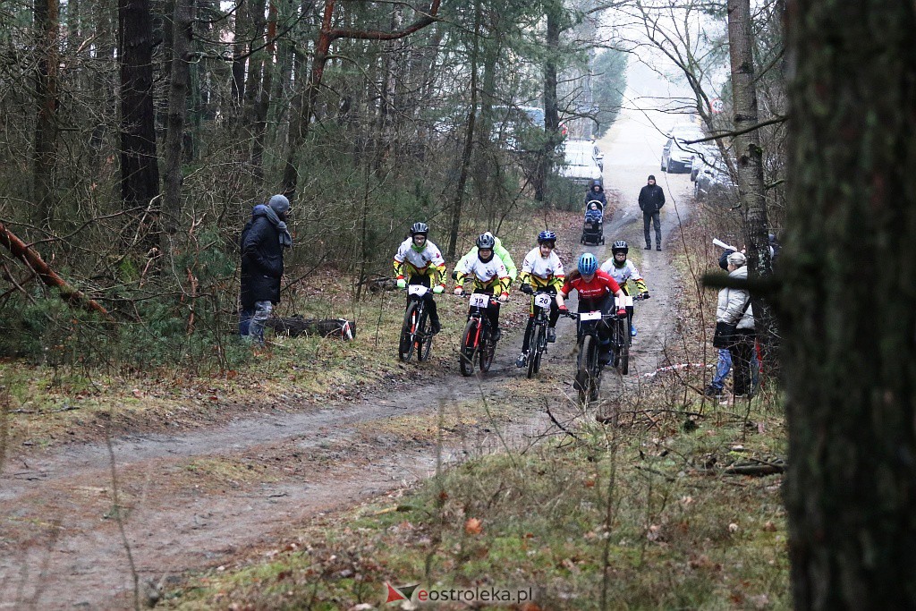 Noworoczny wyścig kolarski w Teodorowie [02.01.2022] - zdjęcie #21 - eOstroleka.pl