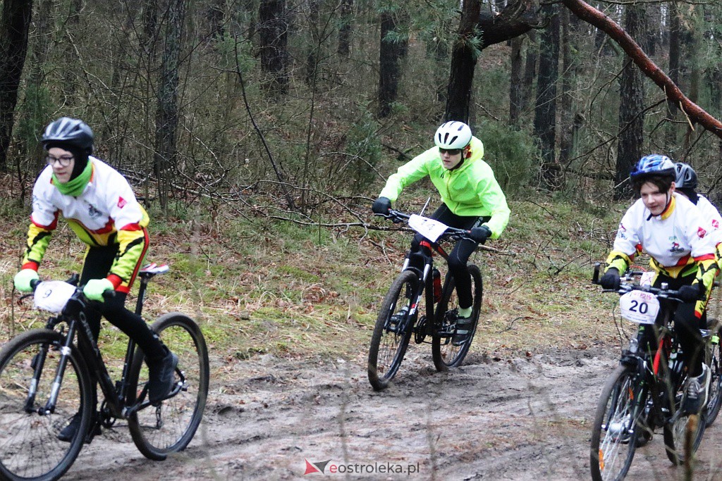 Noworoczny wyścig kolarski w Teodorowie [02.01.2022] - zdjęcie #24 - eOstroleka.pl