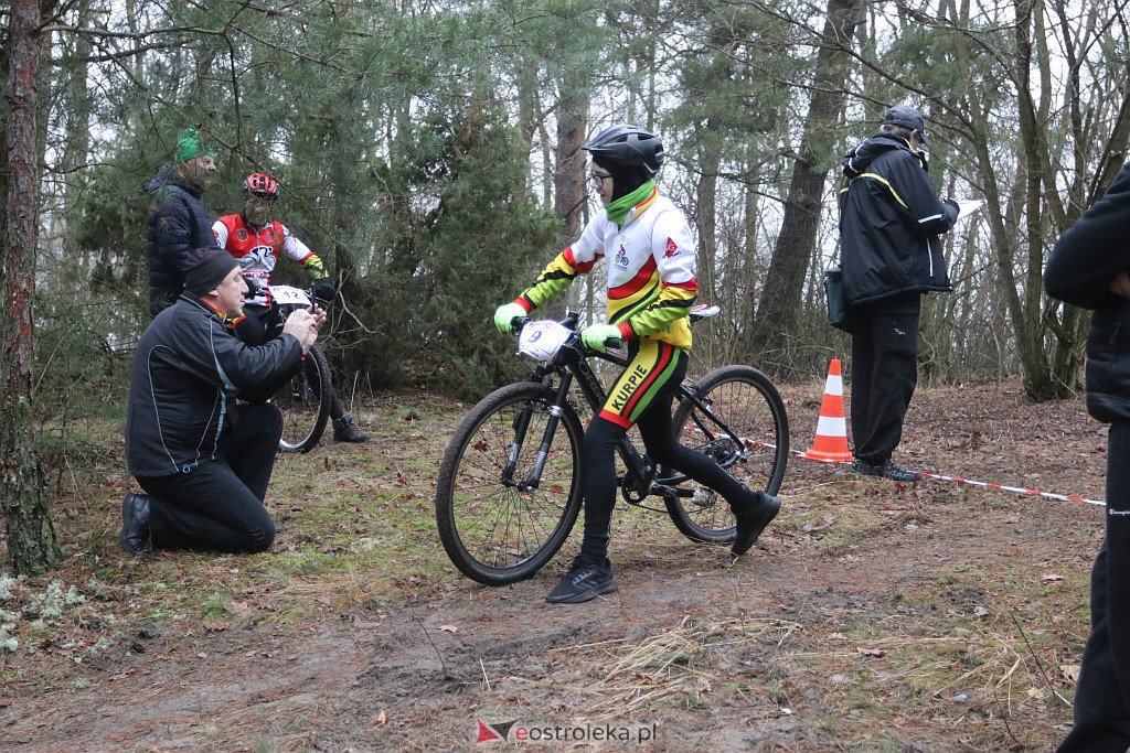 Noworoczny wyścig kolarski w Teodorowie [02.01.2022] - zdjęcie #28 - eOstroleka.pl