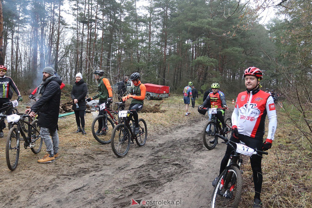 Noworoczny wyścig kolarski w Teodorowie [02.01.2022] - zdjęcie #47 - eOstroleka.pl