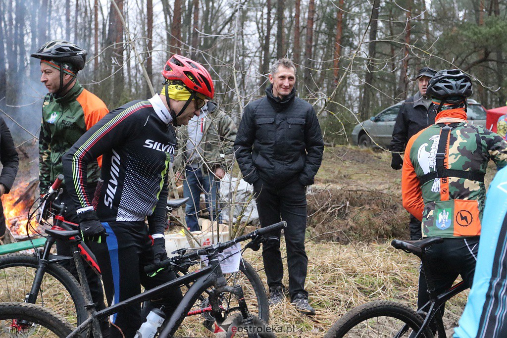 Noworoczny wyścig kolarski w Teodorowie [02.01.2022] - zdjęcie #20 - eOstroleka.pl