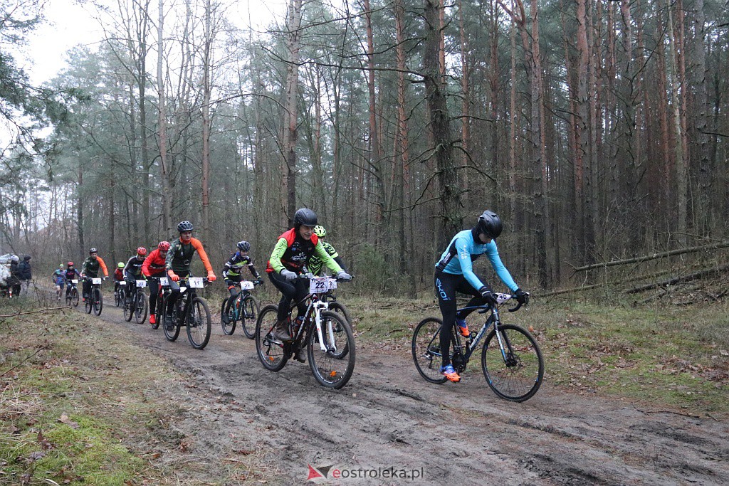 Noworoczny wyścig kolarski w Teodorowie [02.01.2022] - zdjęcie #58 - eOstroleka.pl