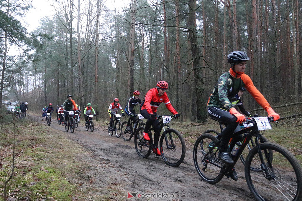 Noworoczny wyścig kolarski w Teodorowie [02.01.2022] - zdjęcie #8 - eOstroleka.pl