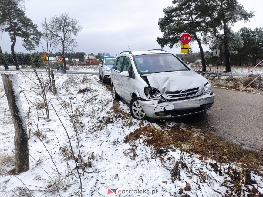 Wypadek na DK-53 w okolicach Myszyńca [06.01.2022] - zdjęcie #1 - eOstroleka.pl