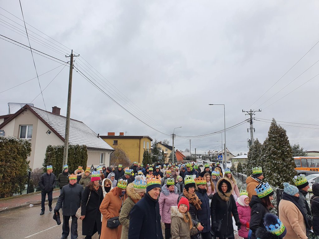 Orszak Trzech Króli w Baranowie [06.01.2022] - zdjęcie #9 - eOstroleka.pl