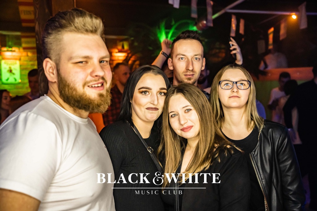 Koktajlowe święta w Clubie Black&White [07.01.2022] - zdjęcie #3 - eOstroleka.pl