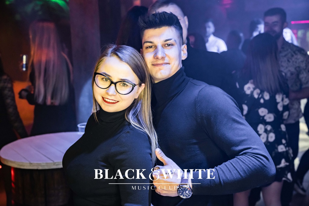Koktajlowe święta w Clubie Black&White [07.01.2022] - zdjęcie #4 - eOstroleka.pl