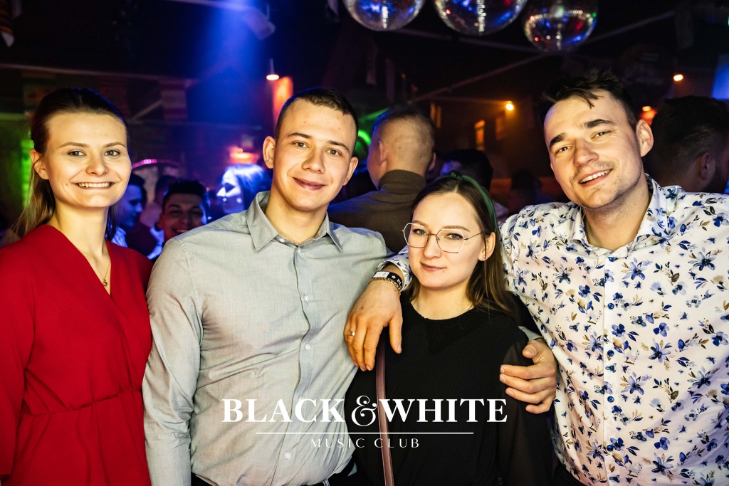 Koktajlowe święta w Clubie Black&White [07.01.2022] - zdjęcie #11 - eOstroleka.pl