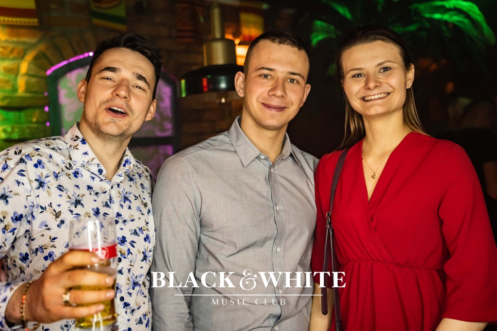 Koktajlowe święta w Clubie Black&White [07.01.2022] - zdjęcie #35 - eOstroleka.pl