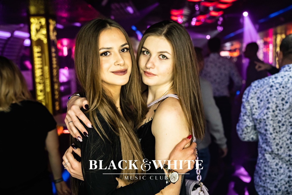 Koktajlowe święta w Clubie Black&White [07.01.2022] - zdjęcie #13 - eOstroleka.pl