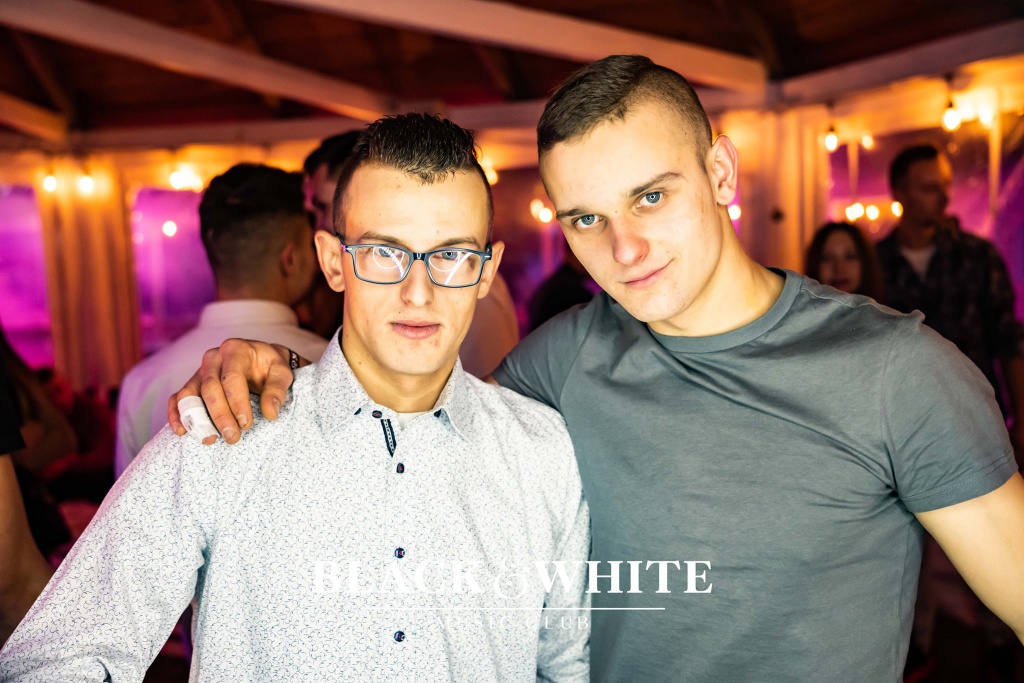 Koktajlowe święta w Clubie Black&White [07.01.2022] - zdjęcie #32 - eOstroleka.pl