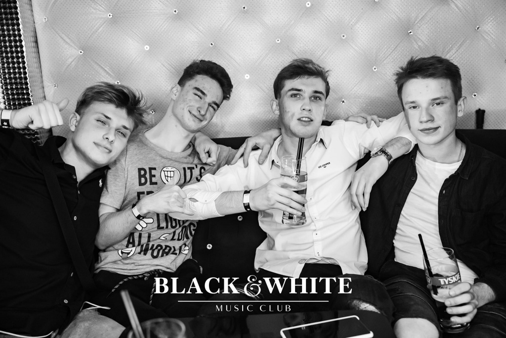 Koktajlowe święta w Clubie Black&White [07.01.2022] - zdjęcie #33 - eOstroleka.pl