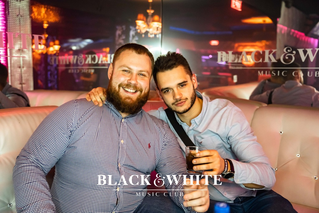 Koktajlowe święta w Clubie Black&White [07.01.2022] - zdjęcie #1 - eOstroleka.pl