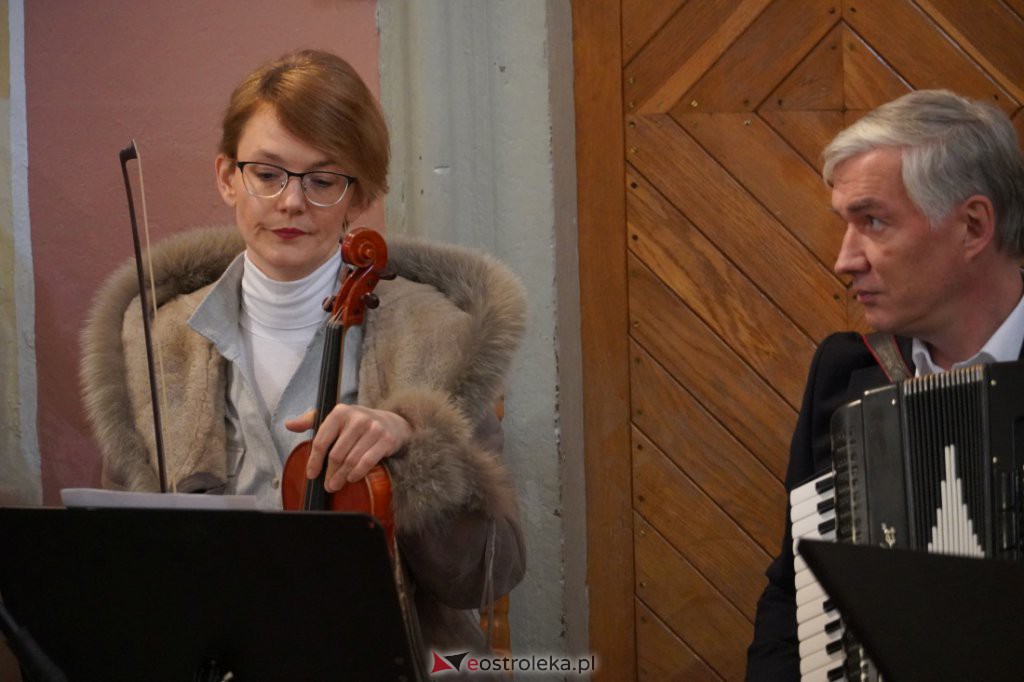 Koncert kolęd i pastorałek w Klasztorze [9.01.2022] - zdjęcie #7 - eOstroleka.pl