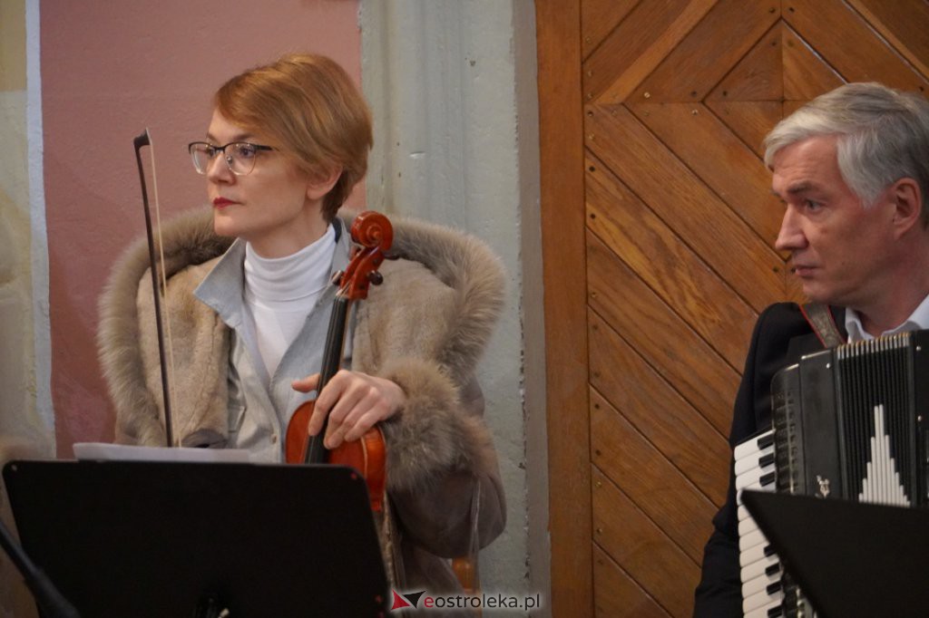 Koncert kolęd i pastorałek w Klasztorze [9.01.2022] - zdjęcie #8 - eOstroleka.pl