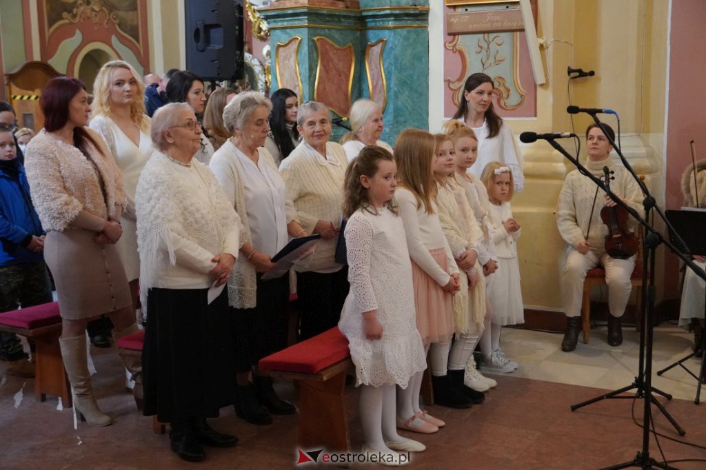 Koncert kolęd i pastorałek w Klasztorze [9.01.2022] - zdjęcie #10 - eOstroleka.pl