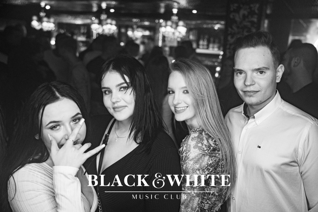 Studniówkowe poprawiny w Clubie Black&White [01.01.2022] - zdjęcie #51 - eOstroleka.pl