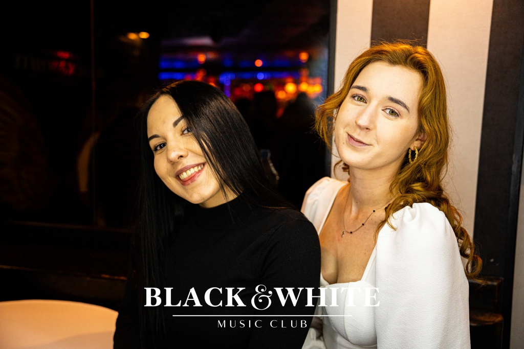 Studniówkowe poprawiny w Clubie Black&White [01.01.2022] - zdjęcie #34 - eOstroleka.pl
