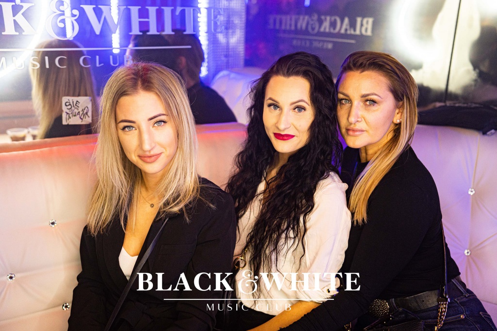 Studniówkowe poprawiny w Clubie Black&White [01.01.2022] - zdjęcie #30 - eOstroleka.pl