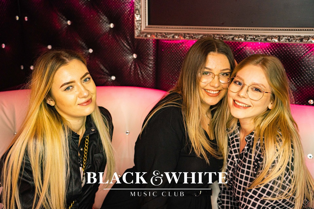 Studniówkowe poprawiny w Clubie Black&White [01.01.2022] - zdjęcie #29 - eOstroleka.pl
