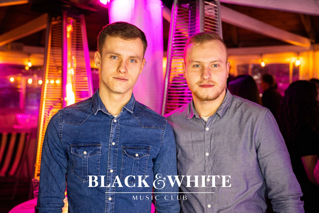 Studniówkowe poprawiny w Clubie Black&White [01.01.2022] - zdjęcie #28 - eOstroleka.pl