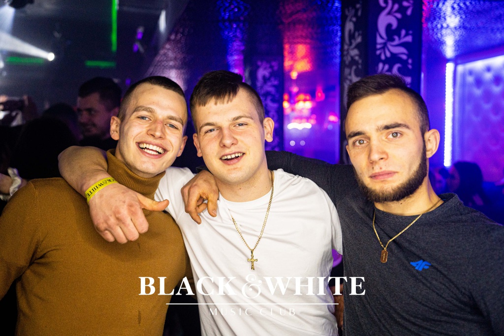 Studniówkowe poprawiny w Clubie Black&White [01.01.2022] - zdjęcie #17 - eOstroleka.pl