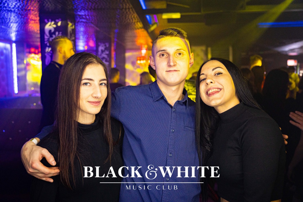 Studniówkowe poprawiny w Clubie Black&White [01.01.2022] - zdjęcie #4 - eOstroleka.pl