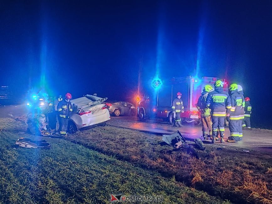 Wypadek w Chrostowie (gm. Troszyn) [13.01.2022] - zdjęcie #22 - eOstroleka.pl